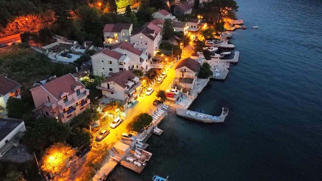 Montenegro Apartmant'S Kotor Bagian luar foto