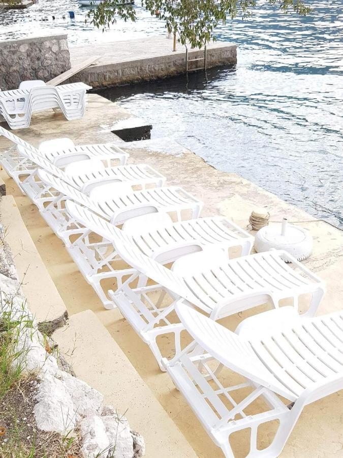 Montenegro Apartmant'S Kotor Bagian luar foto