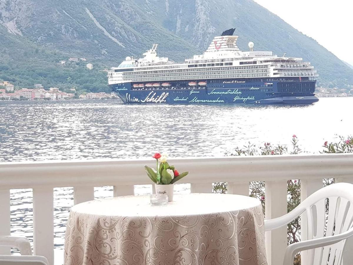 Montenegro Apartmant'S Kotor Bagian luar foto