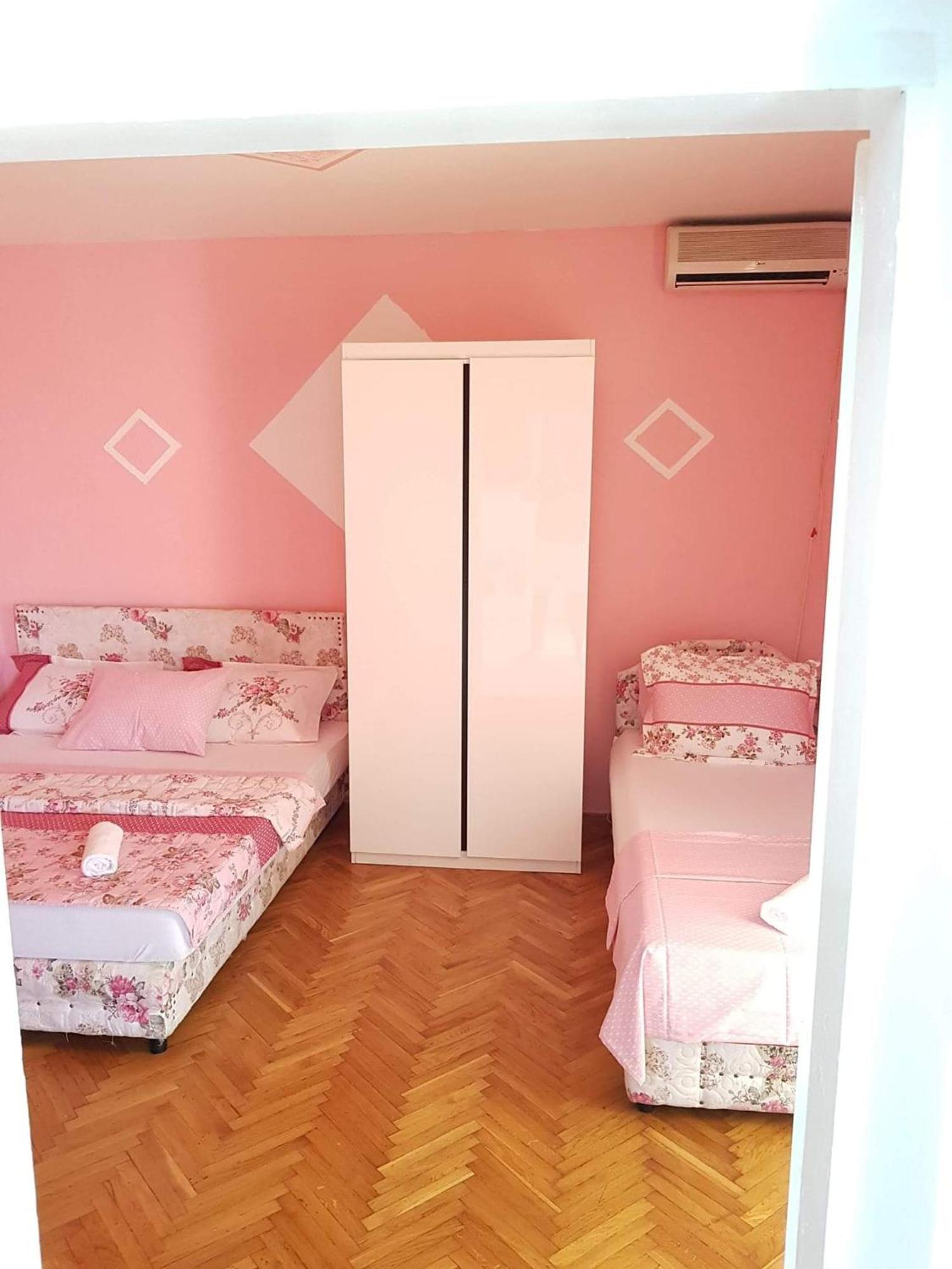 Montenegro Apartmant'S Kotor Bagian luar foto
