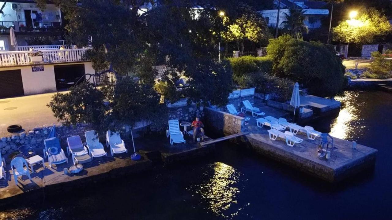 Montenegro Apartmant'S Kotor Bagian luar foto