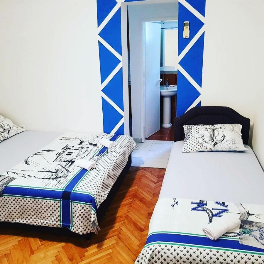Montenegro Apartmant'S Kotor Bagian luar foto