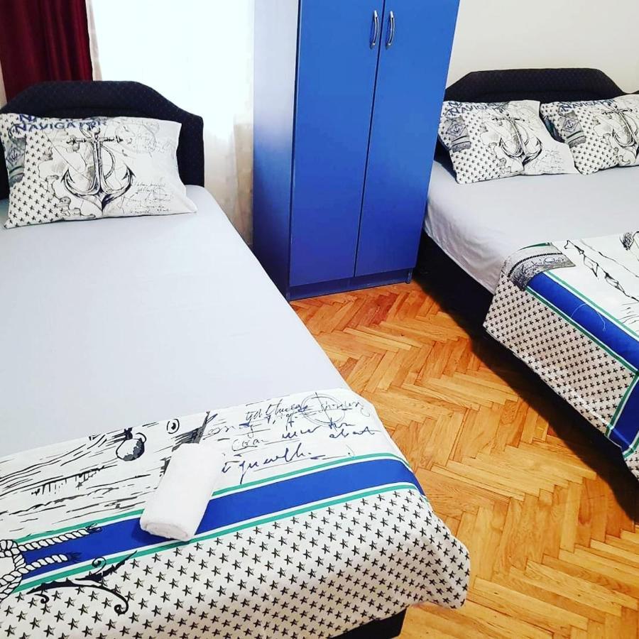 Montenegro Apartmant'S Kotor Bagian luar foto
