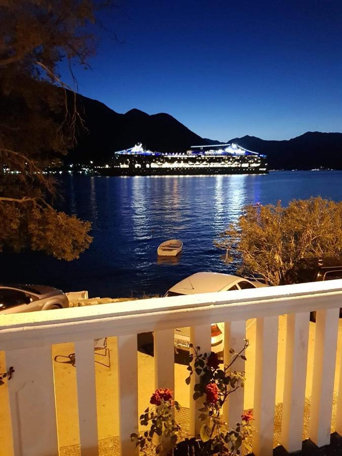 Montenegro Apartmant'S Kotor Bagian luar foto