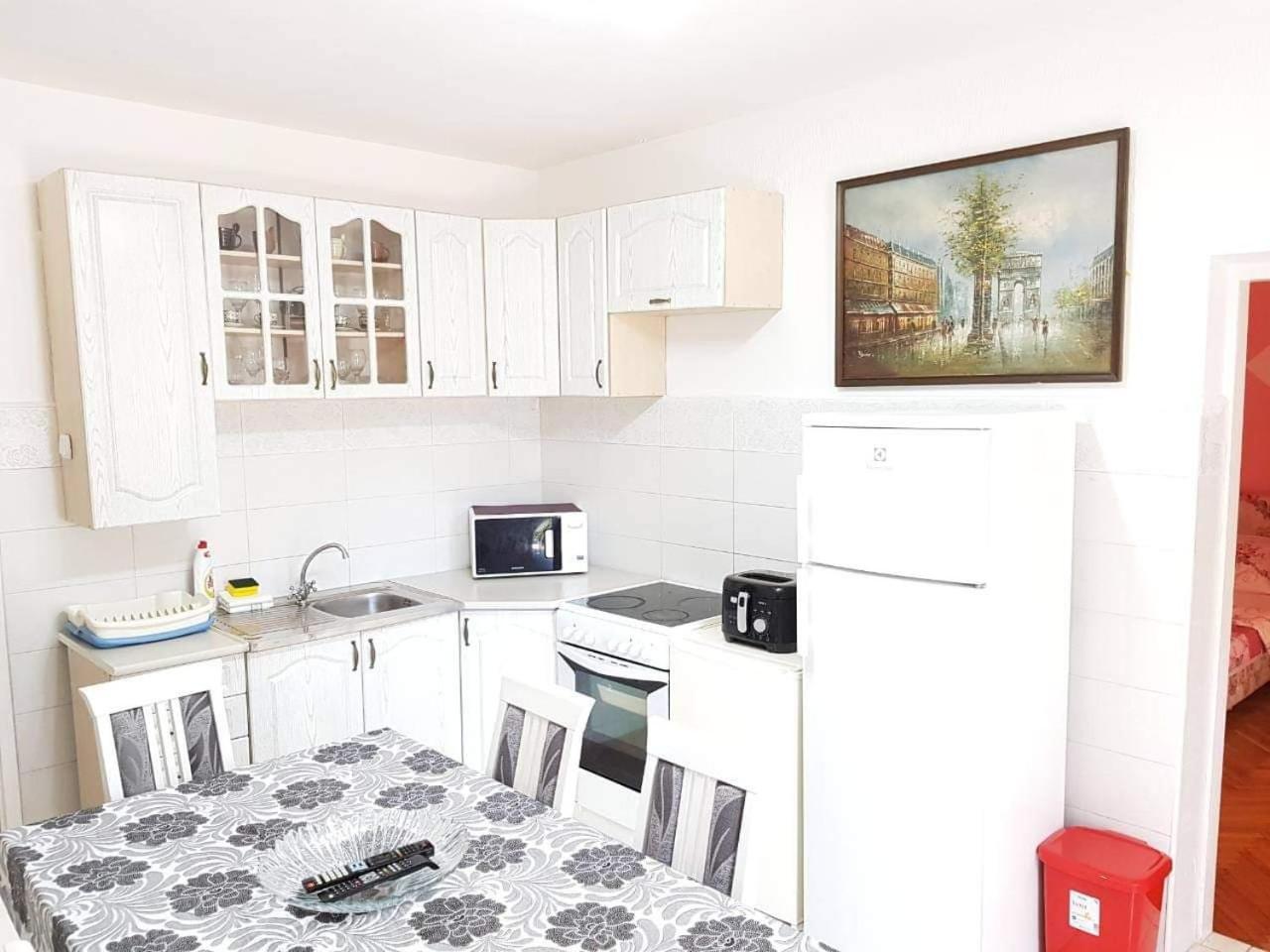 Montenegro Apartmant'S Kotor Ruang foto