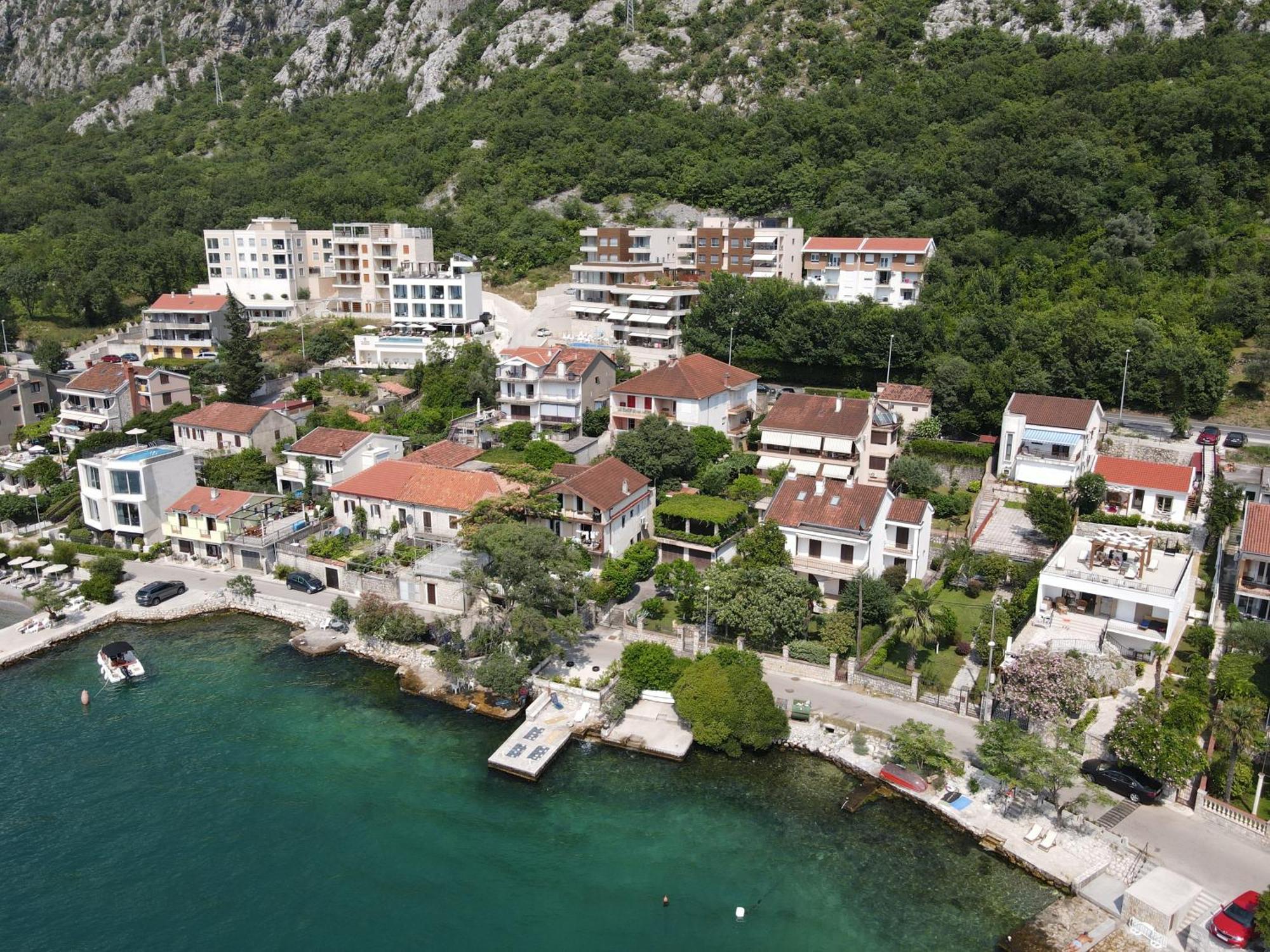 Montenegro Apartmant'S Kotor Bagian luar foto